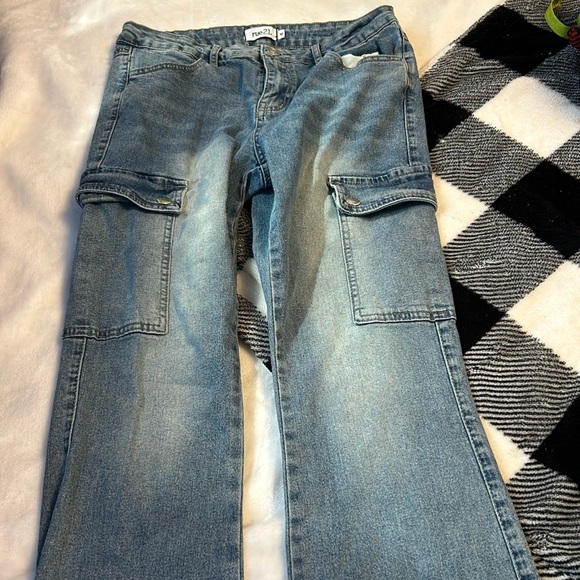 flared y2k jeans they do have a little stain on the left pocket on the back - Picture 2 of 4